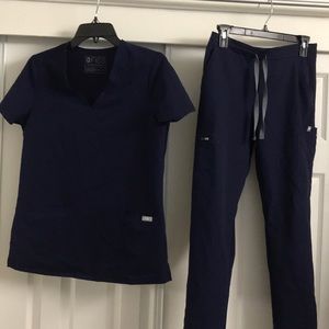 Figs Scrubs XS Top & XS Petite Bottom.